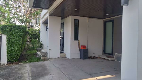 ขายบ้าน-2ชั้น-หมู่บ้านเลควิวพาร์ค-ถนนเลียบวงแหวน-บางนา-มราม2-