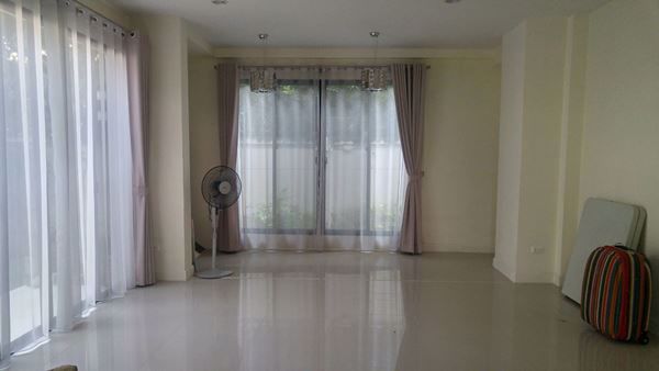 ขายบ้าน-2ชั้น-หมู่บ้านเลควิวพาร์ค-ถนนเลียบวงแหวน-บางนา-มราม2-