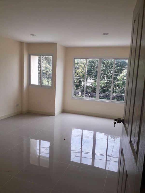 ขายทาวน์โฮม-3ชั้น-โครงการบ้านริมสวน-ใกล้mrt-แยกติวานนท์-4ห้องนอน-3ห้องน้ำ-เมืองนนทบุรี