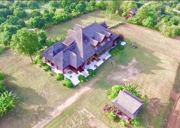 ขายคฤหาสน์บ้านไม้สักทองหลังใหญ่-สวย-หายาก-ใหญ่ที่สุดในจังหวัดเชียงใหม่-พร้อมที่ดินโฉนด-10-ไร่