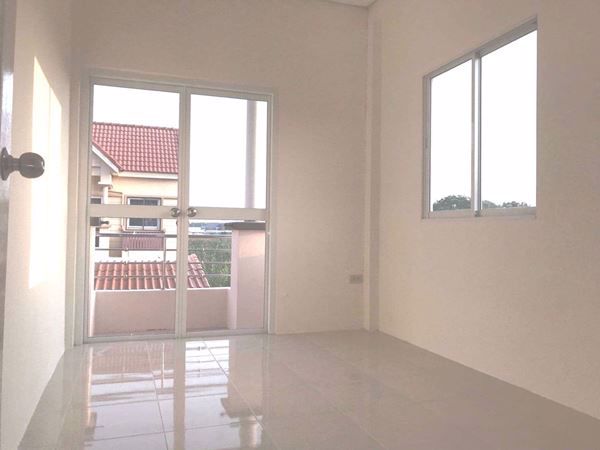 ทาวน์เฮ้าส์หัวมุม-155-เท่านั้น-ถูกสุดในโครงการ-หมู่บ้านทัศนีย์-ติดถนนใหญ่-ใกล้แมคโคร-ใจกลางเมืองปทุ