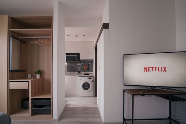 ขายและเช่าคอนโด-ideo-mobi-อโศก-สตูดิโอ-1-ห้องน้ำ-2483-ตรม-ชั้น-33-ใกล้-mrt-เพชรบุรี