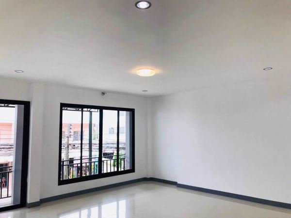 ขายอาคารพาณิชย์-3-ชั้น-2-คูหา-อเมือง-จระยอง-ซอยข้างห้าง-passione-แหลมทอง