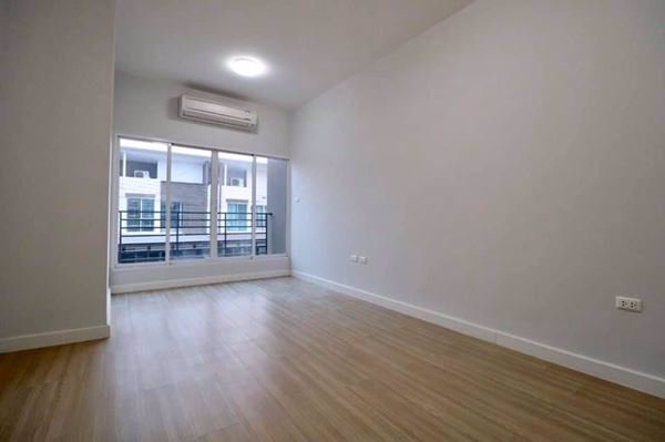 ขายทาวน์เฮ้าส์-หมู่บ้านซิตี้เซนส์-ถูกที่สุดในโครงการ-ทำเลเลี่ยงเมืองนนทบุรี-215-ตรว-3-ห้องนอน