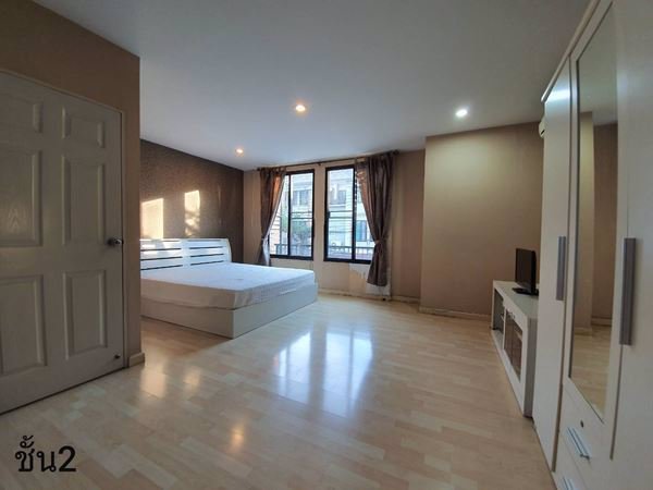 ขายบ้านทาวน์โฮม-3-ชั้น-หมู่บ้านอารียา-เกษตรนวมินทร์-ลาดปลาเค้า