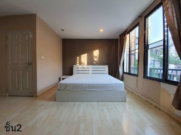 ขายบ้านทาวน์โฮม-3-ชั้น-หมู่บ้านอารียา-เกษตรนวมินทร์-ลาดปลาเค้า