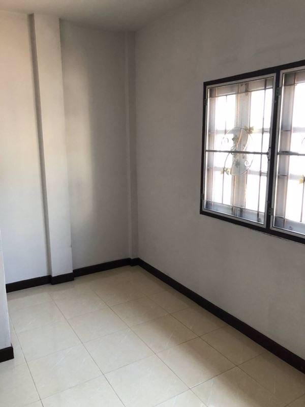 ทาวน์เฮ้าส์ให้เช่า-6500-บาท-เพชรเกษม-ซอย-55-2-หมู่บ้านเพชรเกษม-2-มี-2-ชั้น-2-ห้องนอน