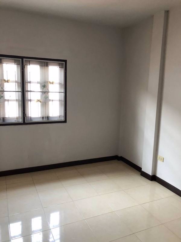 ทาวน์เฮ้าส์ให้เช่า-6500-บาท-เพชรเกษม-ซอย-55-2-หมู่บ้านเพชรเกษม-2-มี-2-ชั้น-2-ห้องนอน