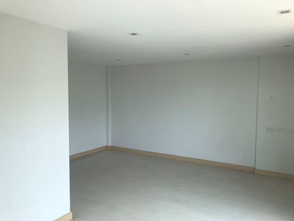 ขายบ้านเดี่ยว-4-ชั้น-ซอย-นราธิวาสราชนครินทร์-8-ยอมขายขาดทุน-10-ล้าน