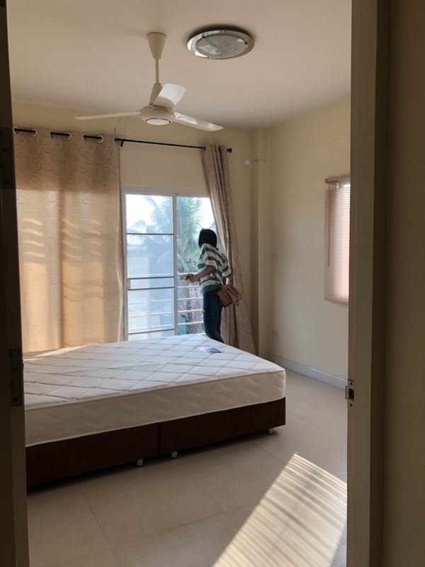 ขายอาคารพานิชย์-3-ชั้น-เมืองเชียงราย-พร้อมเฟอร์นิเจอร์-พร้อมเข้าอยู่-2-ห้องนอน