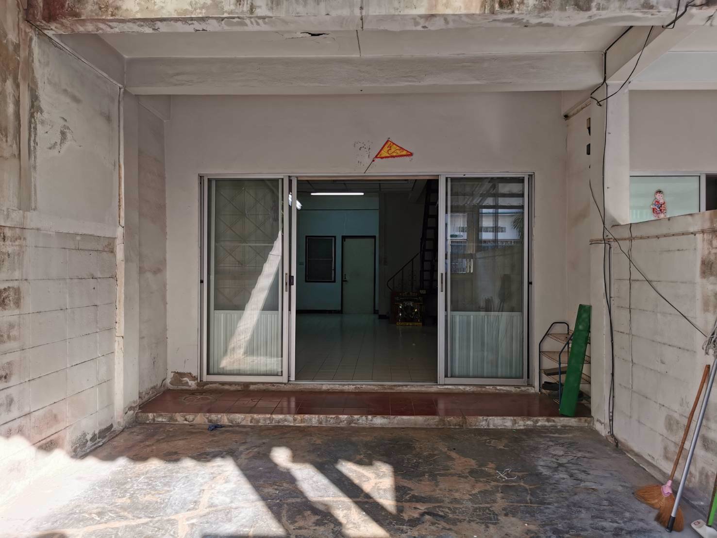 ขายทาวน์เฮาส์-ราคาถูก-หมู่บ้านสินทวีงามเจริญ-แขวงท่าข้าม-บางขุนเทียน