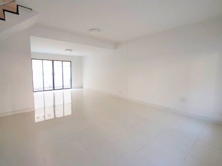 ขาย-ทาวน์เฮ้าส์-connect-3-วงแหวน-กาญจนา-3-ชั้น-ขนาด-22-ตรว-พื้นที่-190-ตรม-3-นอน3-น้ำ