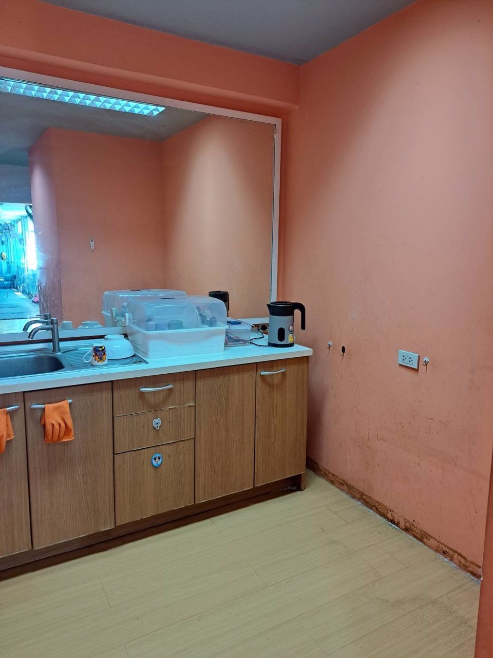 ให้เช่ายิมมวย-ราคาถูกทำเลดี-ริมถนนรัชดา-ใกล้รถไฟฟ้าใต้ดิน-สถานีรัชดา-ลาดพร้าว