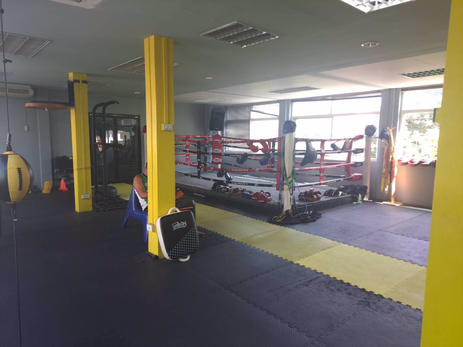 ให้เช่ายิมมวย-ราคาถูกทำเลดี-ริมถนนรัชดา-ใกล้รถไฟฟ้าใต้ดิน-สถานีรัชดา-ลาดพร้าว