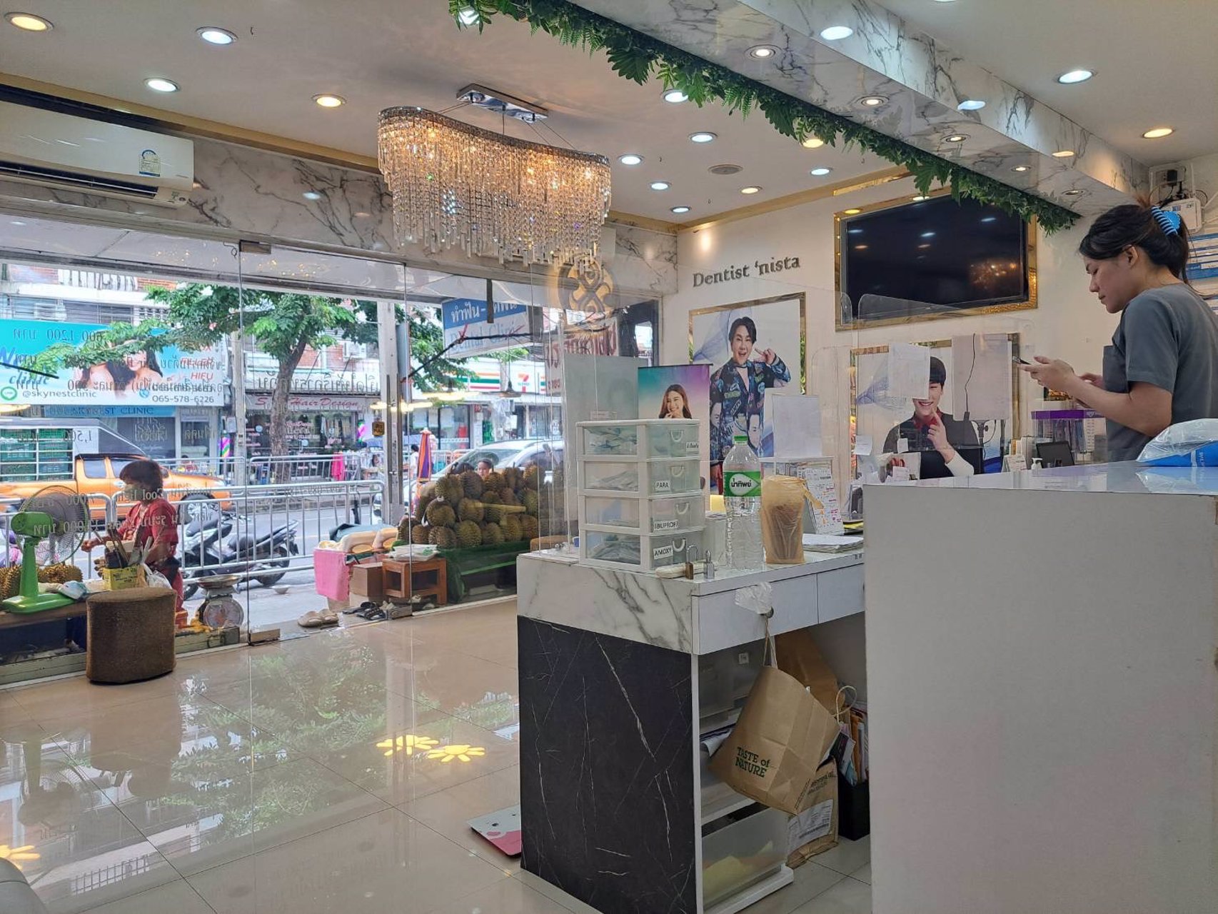 เซ้งคลินิกทันตกรรม-หาไม่ได้อีกแล้วในตลาดกลางคืนห้วยขวาง-