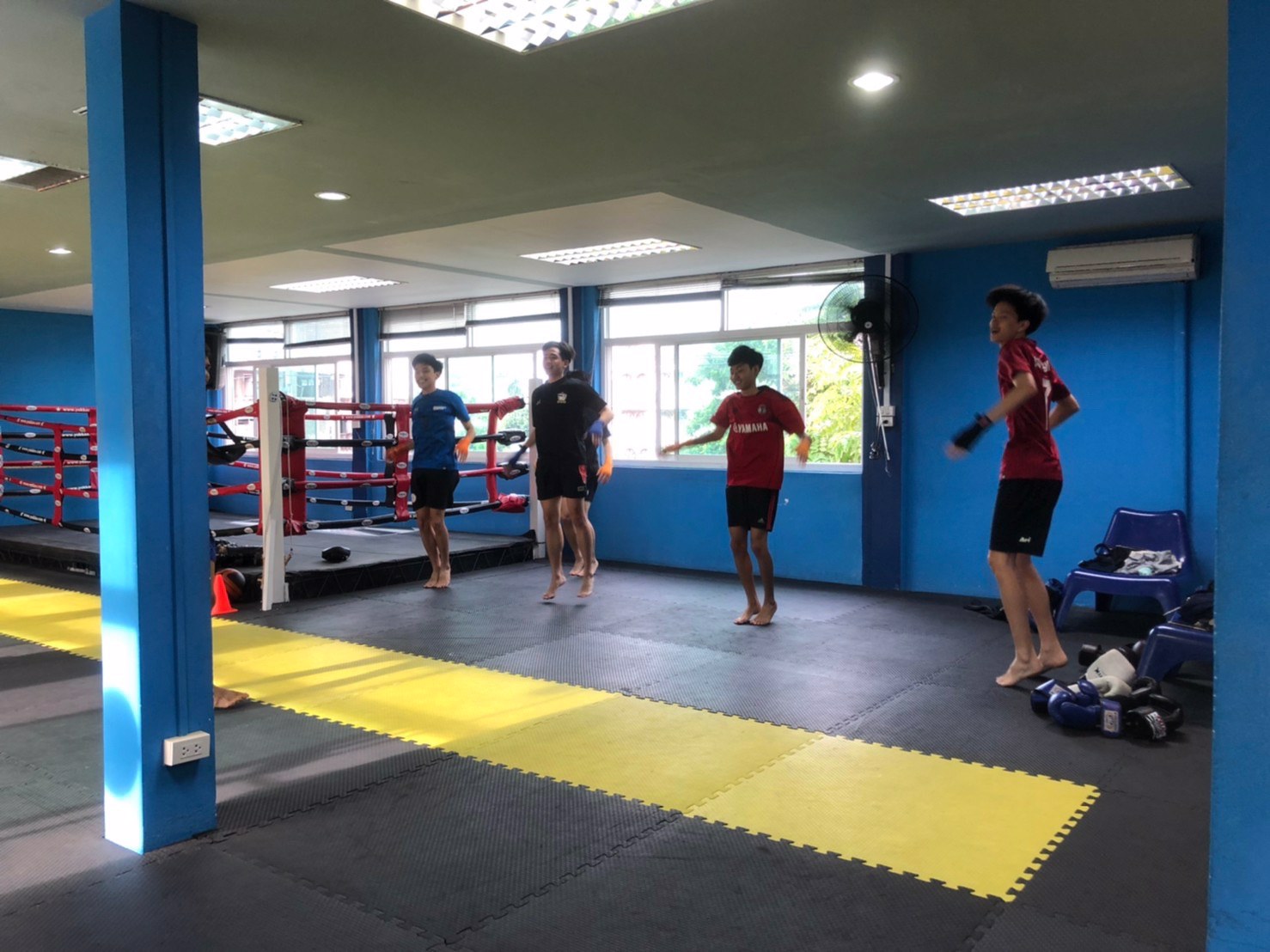 ให้เช่ายิมมวย-ราคาถูกทำเลดี-ริมถนนรัชดา-ใกล้รถไฟฟ้าใต้ดิน-สถานีรัชดา-ลาดพร้าว