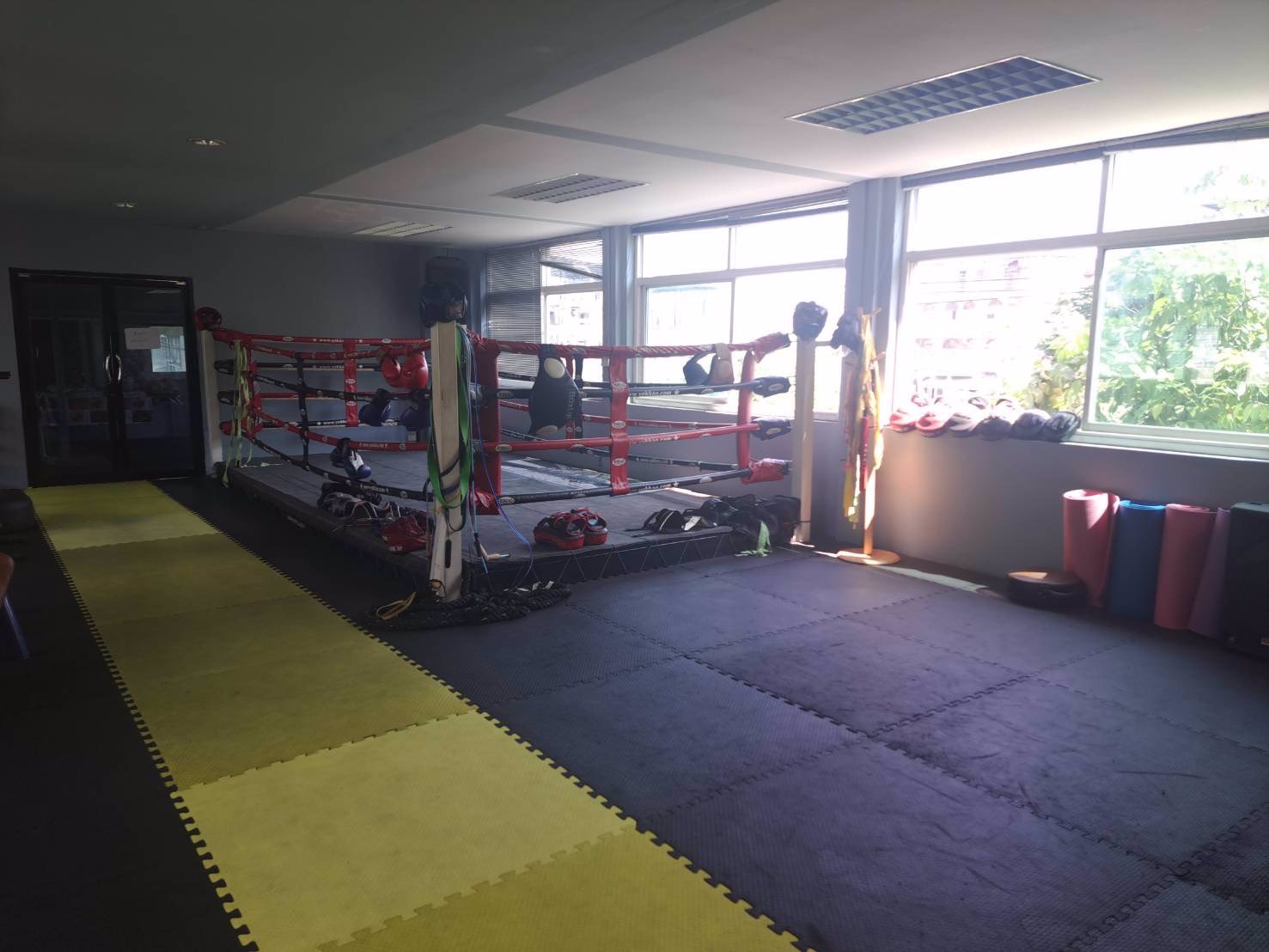 ให้เช่ายิมมวย-ราคาถูกทำเลดี-ริมถนนรัชดา-ใกล้รถไฟฟ้าใต้ดิน-สถานีรัชดา-ลาดพร้าว