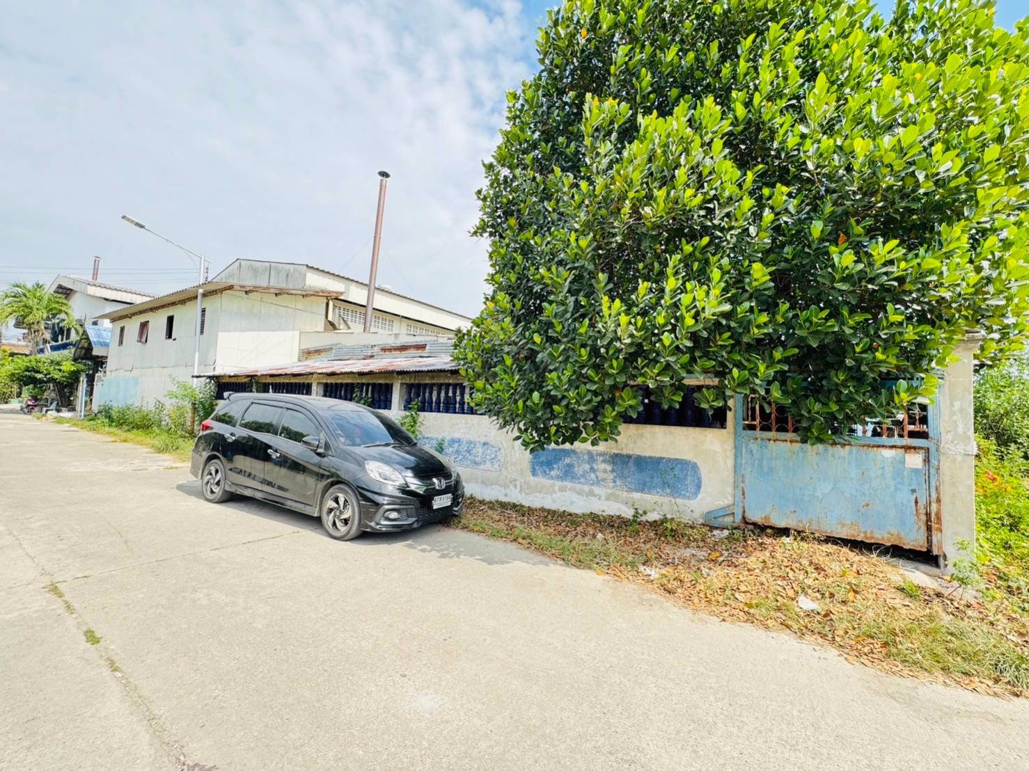 ขายที่ดินพร้อมสิ่งปลูกสร้างหลังหมู่บ้านอ่างทองธานี-กระทุ่มแบน