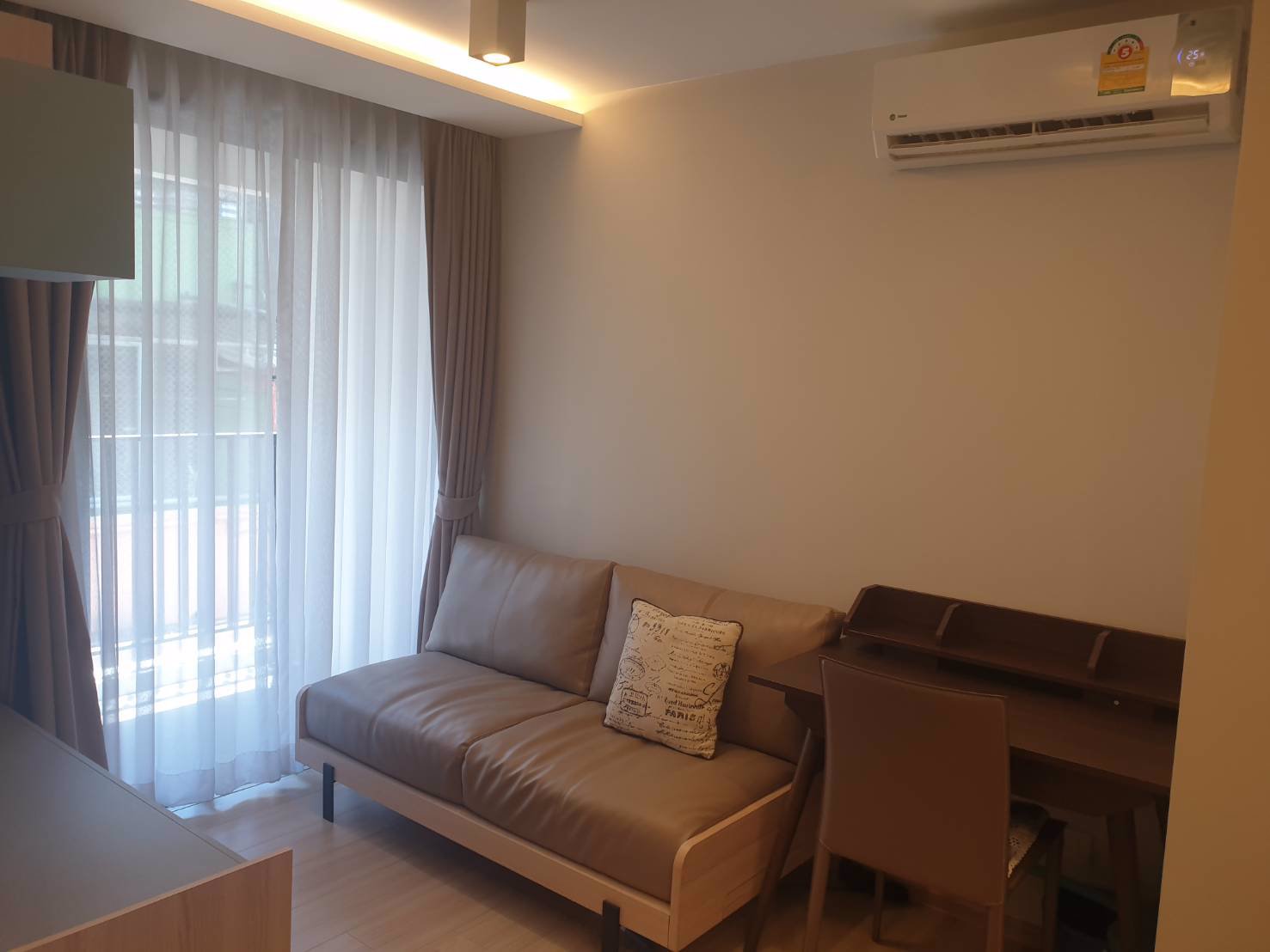 ขาย-ให้เช่า-maestro12-ขนาด-1-ห้องนอน-3285-ตรม-52-ล้าน-ชั้น-5-เฟอร์ครบพร้อมอยู่