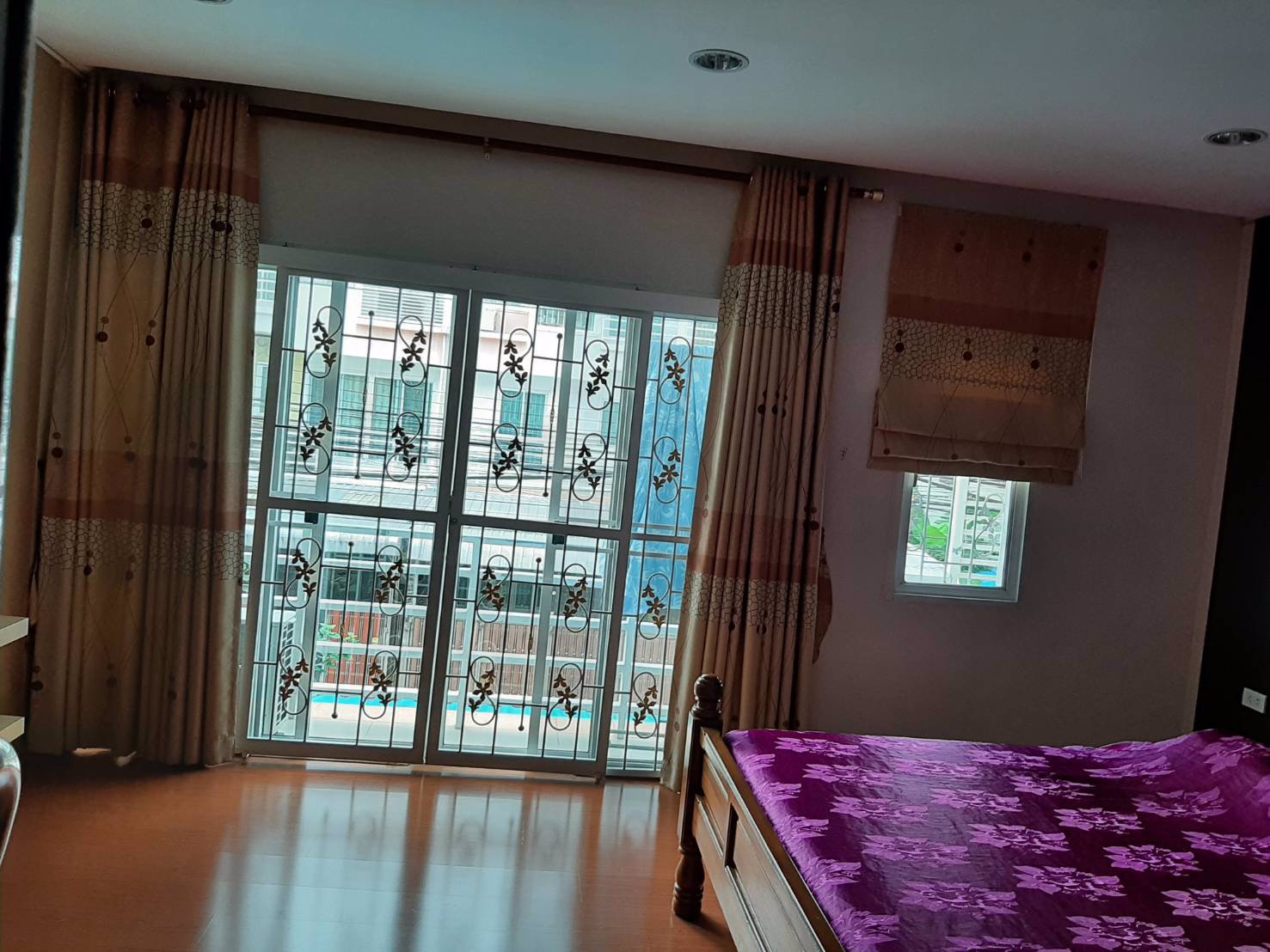 หมู่บ้านบุษรา-ทาวน์โฮม-23-ตารางวา-3-ชั้น-พร้อมเฟอร์นิเจอร์-แบกกระเป๋าเข้าอยู่ได้เลย