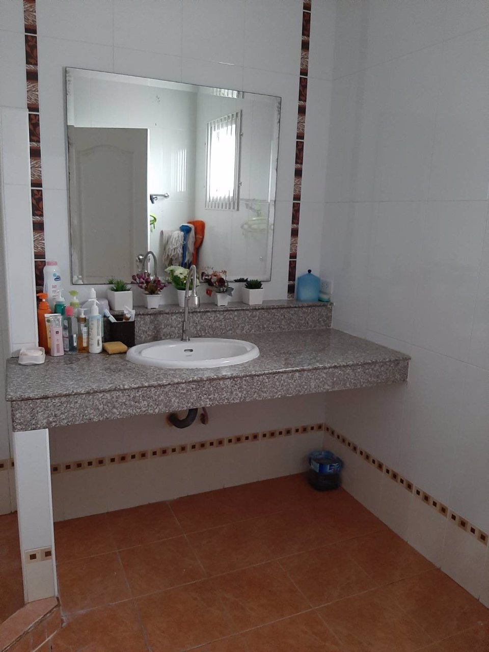 หมู่บ้านบุษรา-ทาวน์โฮม-23-ตารางวา-3-ชั้น-พร้อมเฟอร์นิเจอร์-แบกกระเป๋าเข้าอยู่ได้เลย