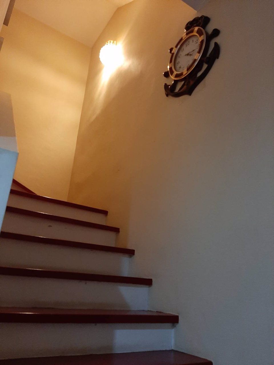 หมู่บ้านบุษรา-ทาวน์โฮม-23-ตารางวา-3-ชั้น-พร้อมเฟอร์นิเจอร์-แบกกระเป๋าเข้าอยู่ได้เลย