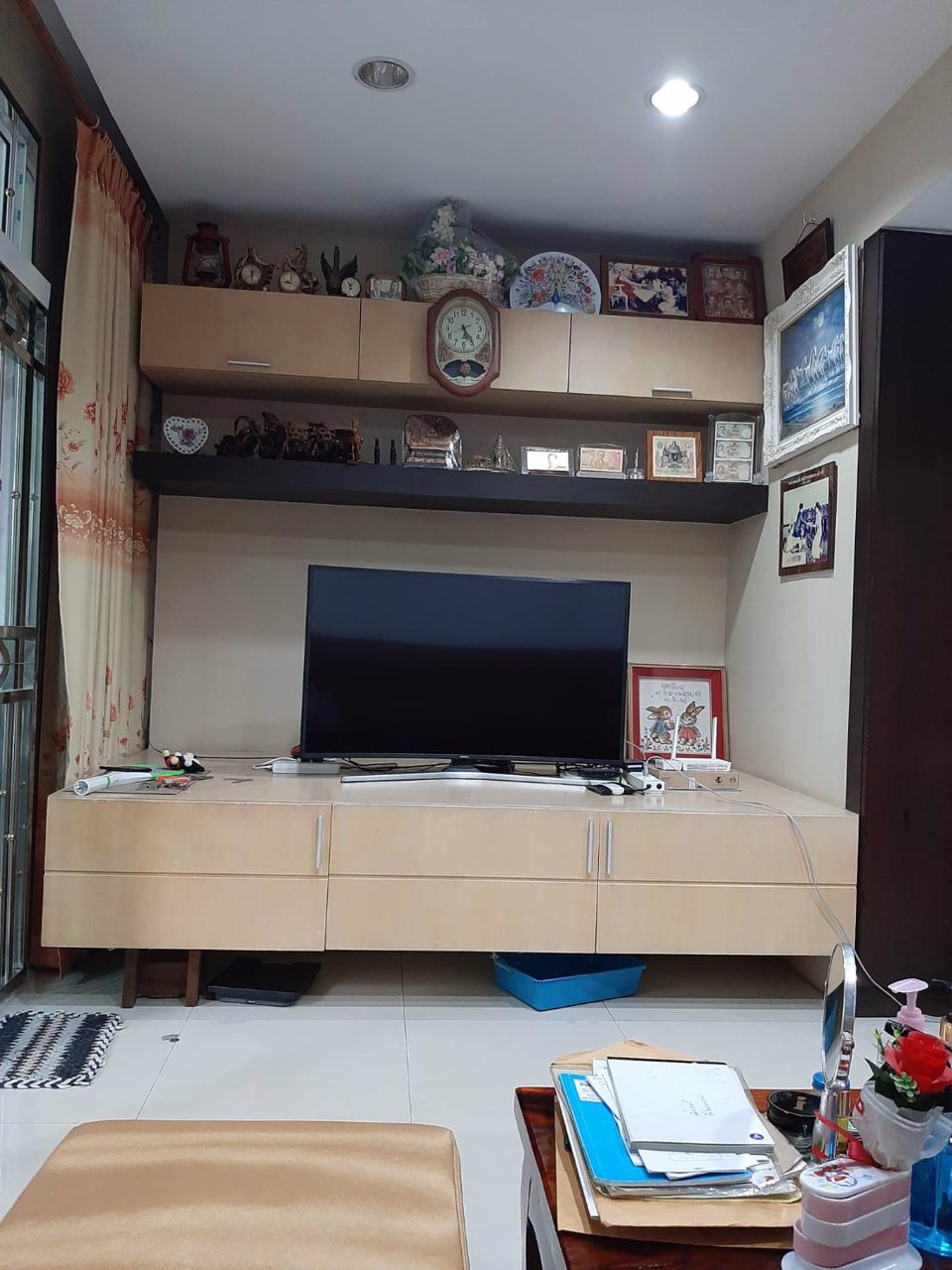 หมู่บ้านบุษรา-ทาวน์โฮม-23-ตารางวา-3-ชั้น-พร้อมเฟอร์นิเจอร์-แบกกระเป๋าเข้าอยู่ได้เลย