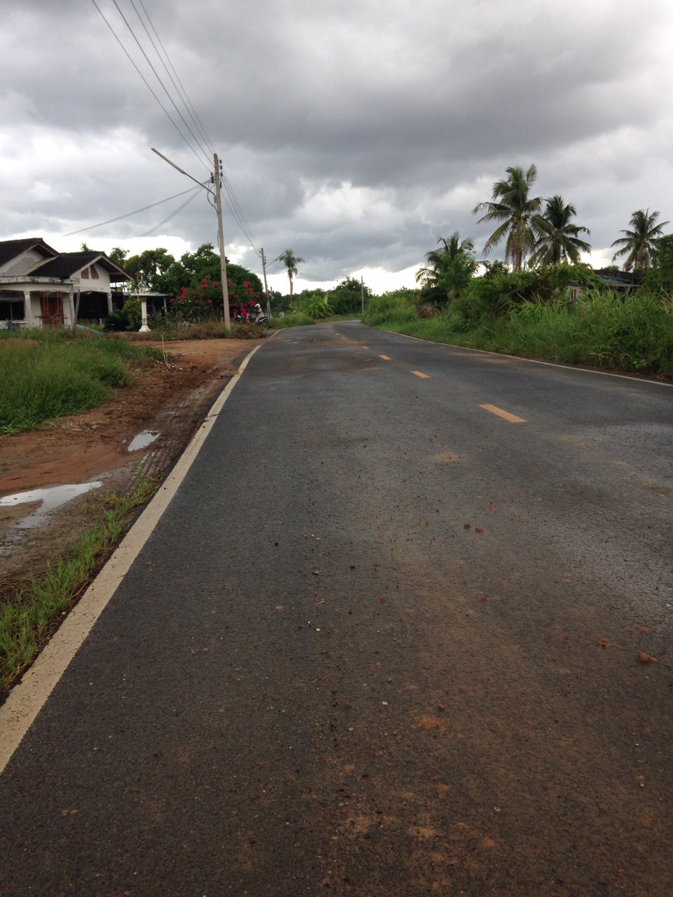 ขายที่ดินโฉนดติดถนนลาดยาง-300ตรว-สามร้อยยอด-จังหวัดประจวบ-1200000-บาท