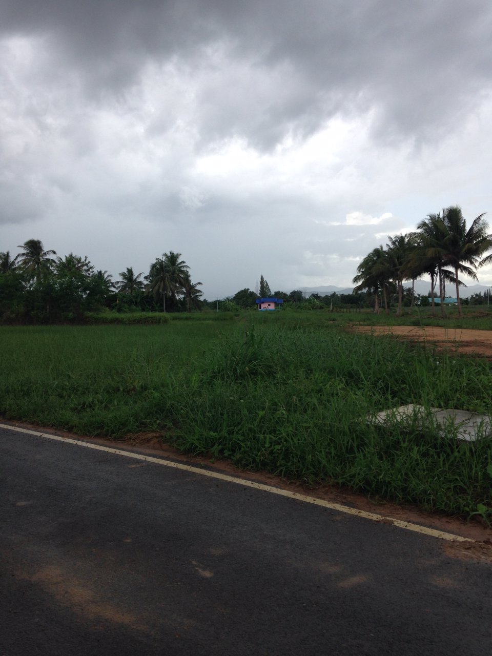 ขายที่ดินโฉนดติดถนนลาดยาง-300ตรว-สามร้อยยอด-จังหวัดประจวบ-1200000-บาท