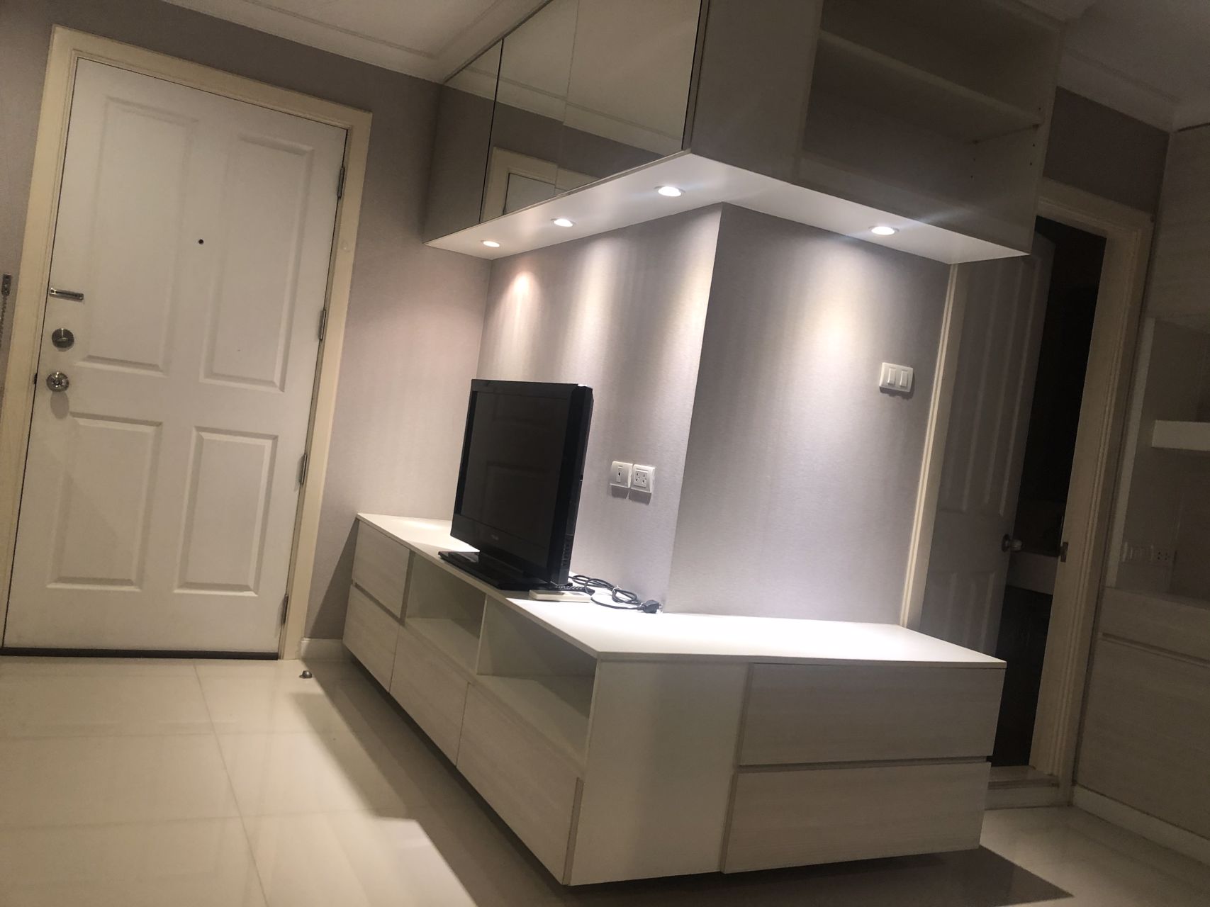 ขายคอนโด-ลุมพินี-เพลส-พระราม9-รัชดา-พร้อมผู้เช่า