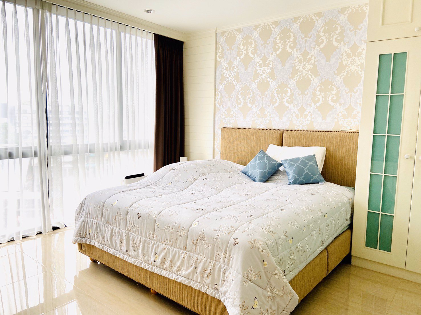 ให้เช่า-คอนโด-ดิ-อิสระ-ลาดพร้าว-ห้องใหญ่-พร้อมอยู่เฟอร์ครบ