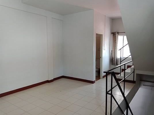 ให้เช่าอาคารพาณิชย์-ห้องมุม3ชั้น-พร้อมอยู่-อาคารหันหน้าเข้าประตูโรงเรียนมัธยมตากสินระยอง-เดิน20ก้าว