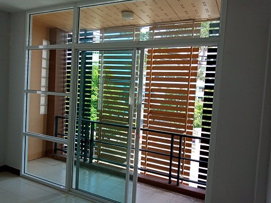 ให้เช่าอาคารพาณิชย์-ห้องมุม3ชั้น-พร้อมอยู่-อาคารหันหน้าเข้าประตูโรงเรียนมัธยมตากสินระยอง-เดิน20ก้าว