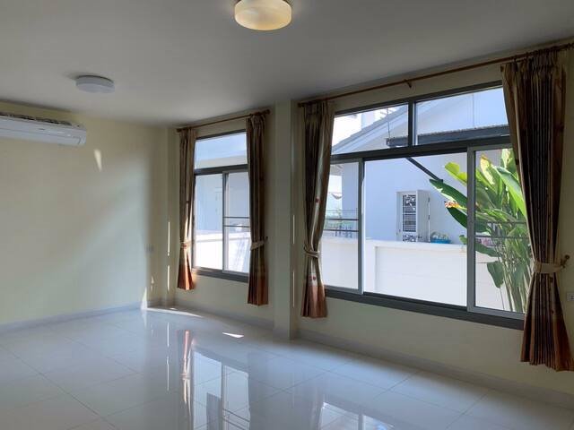 ให้เช่าบ้านเดี่ยว-2-ชั้น-61-ตรว-โครงการเพอร์เฟค-เพลส-แจ้งวัฒนะ-บ้านใหม่หน้าสวน-เดินทางสะดวก