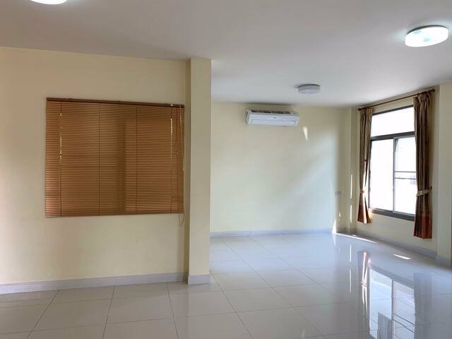 ให้เช่าบ้านเดี่ยว-2-ชั้น-61-ตรว-โครงการเพอร์เฟค-เพลส-แจ้งวัฒนะ-บ้านใหม่หน้าสวน-เดินทางสะดวก