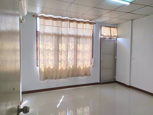 ให้เช่าทาวน์เฮ้าส์-2-ชั้น-หมู่บ้านอยู่เจริญ-ย่านรัชดา-2-นอน-เนื้อที่-18-ตรว-ใกล้-mrt-สุทธิสาร