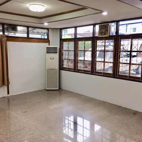 ขายบ้านเดี่ยว-2-ชั้น-เนื้อที่-102-ตรว-ซอยลาดพร้าว-71-ใกล้เลียบด่วนรามอินทรา-ทำเลดี-เดินทางสะดว