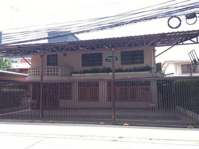 ขายบ้านเดี่ยว-2-ชั้น-เนื้อที่-102-ตรว-ซอยลาดพร้าว-71-ใกล้เลียบด่วนรามอินทรา-ทำเลดี-เดินทางสะดว