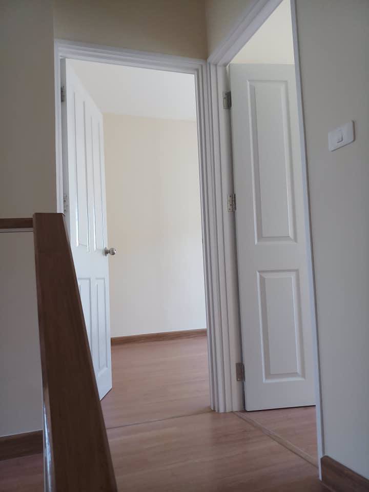 ให้เช่าทาวโฮม-3-ชั้น-สไตล์อังกฤษ-โครงการ-golden-city-แจ้งวัฒนะ-เมืองทอง-มีพื้นที่ข้างบ้าน-พื้น