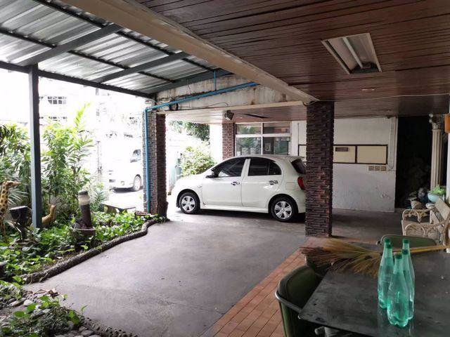 ให้เช่าบ้านเดี่ยว-2-ชั้น-ติดถนนสุขุมวิท-49-เนื้อที่-80-ตรว-เหมาะสำหรับทำธุรกิจสปาคลินิกและพักอาศัย