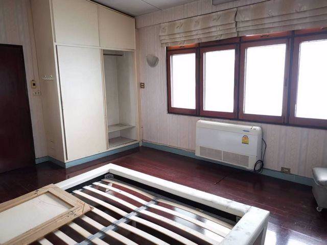 ให้เช่าบ้านเดี่ยว-2-ชั้น-ติดถนนสุขุมวิท-49-เนื้อที่-80-ตรว-เหมาะสำหรับทำธุรกิจสปาคลินิกและพักอาศัย