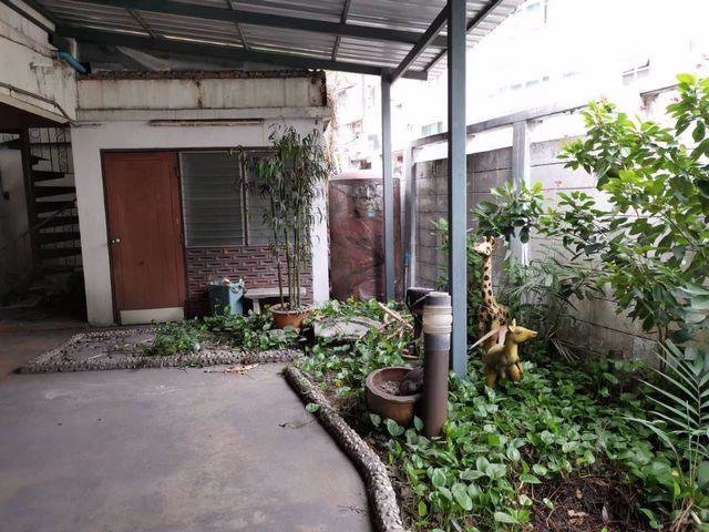 ให้เช่าบ้านเดี่ยว-2-ชั้น-ติดถนนสุขุมวิท-49-เนื้อที่-80-ตรว-เหมาะสำหรับทำธุรกิจสปาคลินิกและพักอาศัย