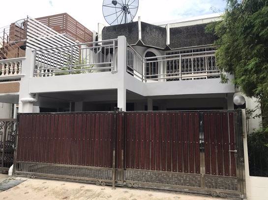 ให้เช่าทาวน์โฮม-2-ชั้น-เนื้อที่-27-ตรว-3-นอน-3-น้ำ-เฟอร์และเครื่องใช้ไฟฟ้าครบชุด-หมู่บ้านวัฒนา