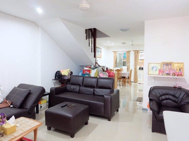 ขายทาวน์เฮ้าส์-3-ชั้น-หมู่บ้านรินรดา-ซอ่อนนุช-46-พื้นที่ใช้สอย-160-ตรม-4-นอน-3-น้ำ-เดินทางสะดวก