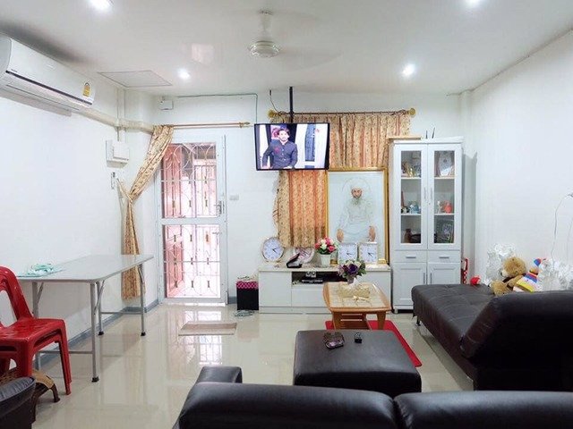 ขายทาวน์เฮ้าส์-3-ชั้น-หมู่บ้านรินรดา-ซอ่อนนุช-46-พื้นที่ใช้สอย-160-ตรม-4-นอน-3-น้ำ-เดินทางสะดวก