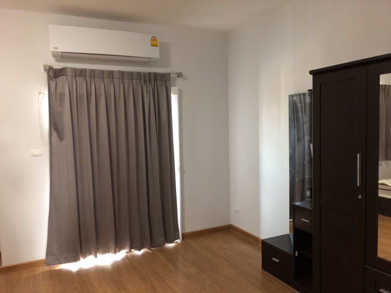 ให้เช่าทาวน์โฮม-2-ชั้น-หมู่บ้านแกรนด์วิลล์-สรงประภา-30-ใกล้สนามบินดอนเมือง-เดินทางสะดวก