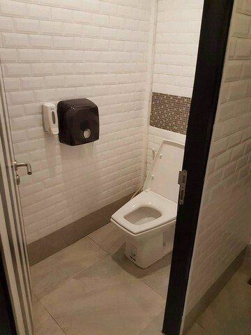 ให้เช่าพื้นที่-2-ชั้น-ย่านถนนนราธิวาสราชนครินทร์-พื้นที่ใช้สอย-380-ตรม-ทำเลยดีติดริมถนน