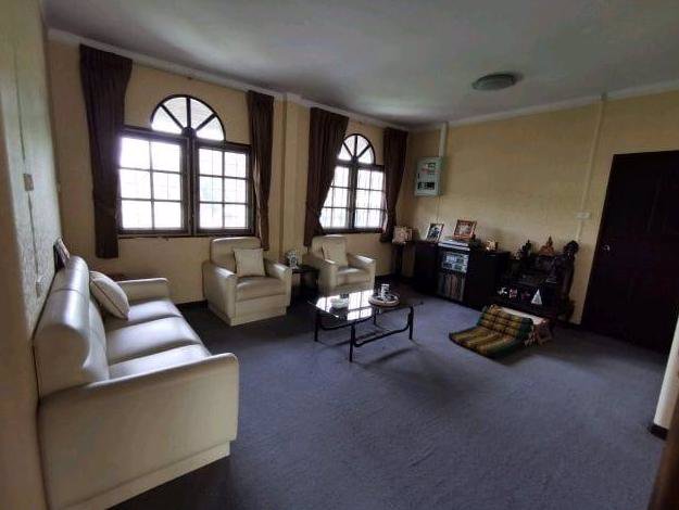 ให้เช่าบ้านเดี่ยว-2-ชั้น-บ้านใหญ่น่าอยู่-พร้อมเฟอร์นิเจอร์บิวท์อิน-เนื้อที่-200-ตรว-ซอยลาดพร้าว-130