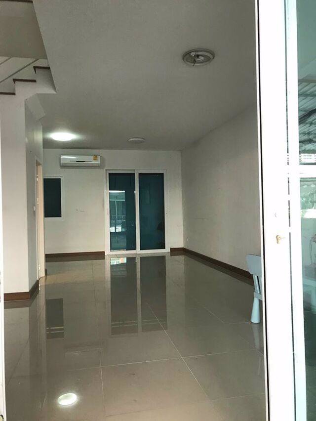 ให้เช่าทาวน์โฮม-3-ชั้น-พื้นที่ใช้สอย-170-ตรม-หมู่บ้านเดอะ-ทรัสต์-นวลจันทร์-เฟอร์บางส่วน