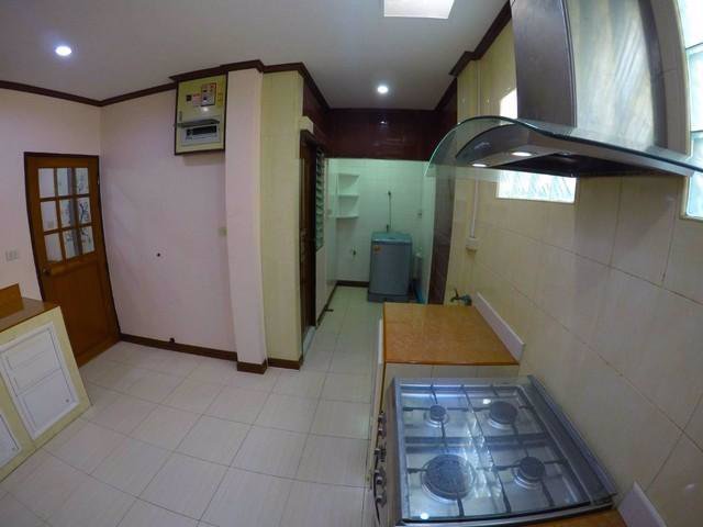 ให้เช่าทาวน์โฮม-3-ชั้น-เนื้อที่-24-ตรว-ทำเลดี-เหมาะเป็นออฟฟิศและที่อยู่อาศัย-ใกล้-bts-พระโขนง